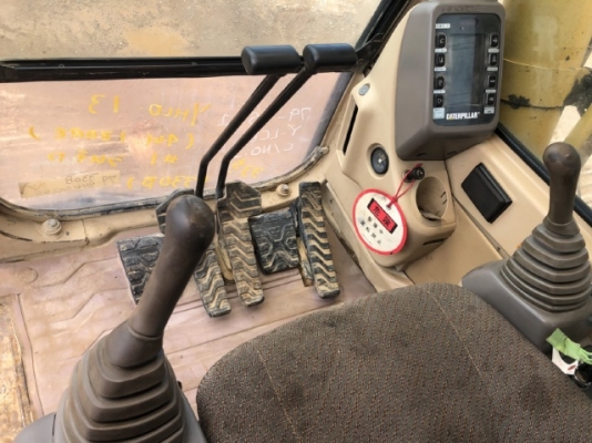 ขายรถขุด CAT 330B ลายหัวกระแทก นำเข้าเองจากญี่ปุ่น สภาพสวยพร้อมใช้ มีVDOการทำงานครับ ขายรถขุด CAT 330B ลายหัวกระแทก นำเข้าเองจากญี่ปุ่น สภาพสวยพร้อมใช้ มีVDOการทำงานครับ