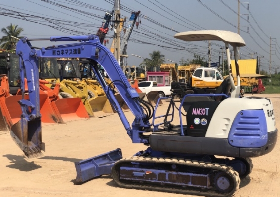 ขายรถขุด MITSUBISHI MM30T (1XXX ชั่วโมง) นำเข้าเองจากญี่ปุ่น สภาพสวยพร้อมใช้ มีVDOการทำงานครับ