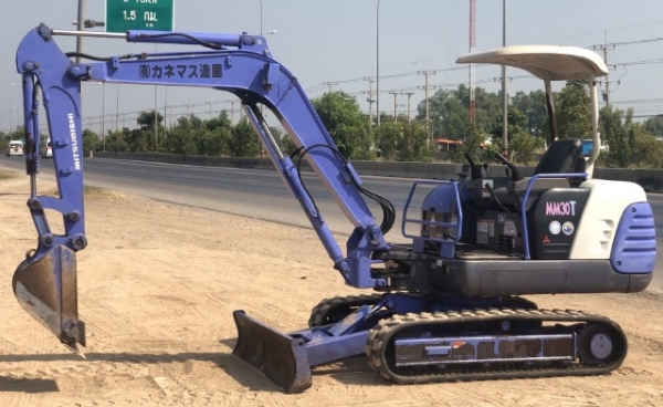 ขายรถขุด MITSUBISHI MM30T (1XXX ชั่วโมง) นำเข้าเองจากญี่ปุ่น สภาพสวยพร้อมใช้ มีVDOการทำงานครับ