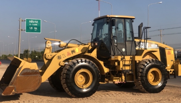 ขายรถตักล้อยาง CAT 950H ปี 2012 นำเข้าเองจากญี่ปุ่น สภาพสวยพร้อมใช้งาน มีVDOการทำงานครับ