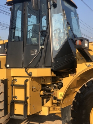 ขายรถตักล้อยาง CAT 950H ปี 2012 นำเข้าเองจากญี่ปุ่น สภาพสวยพร้อมใช้งาน มีVDOการทำงานครับ