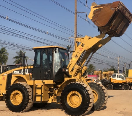 ขายรถตักล้อยาง CAT 950H ปี 2012 นำเข้าเองจากญี่ปุ่น สภาพสวยพร้อมใช้งาน มีVDOการทำงานครับ