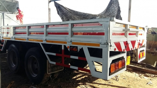 งานต่อกระบะสิบล้อ หกล้อ รถขนส่ง เราก็รับทำครับ งานคุณภาพดี สีสันเลือกได้ตามใจ ติดต่อได้ครับ งานต่อกระบะสิบล้อ หกล้อ รถขนส่ง เราก็รับทำครับ งานคุณภาพดี สีสันเลือกได้ตามใจ ติดต่อได้ครับ