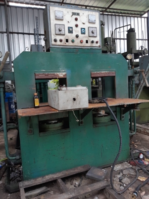 ขายเครื่องอัดยาง2หัวแกน6นิ้วหน้าโต๊ะ12นิ้วราคาถูกคับ ขายเครื่องอัดยาง2หัวแกน6นิ้วหน้าโต๊ะ12นิ้วราคาถูกคับ