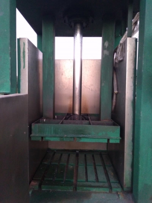 HYDRAULIC VERTICAL WASTE COMPACTOR 80Ton