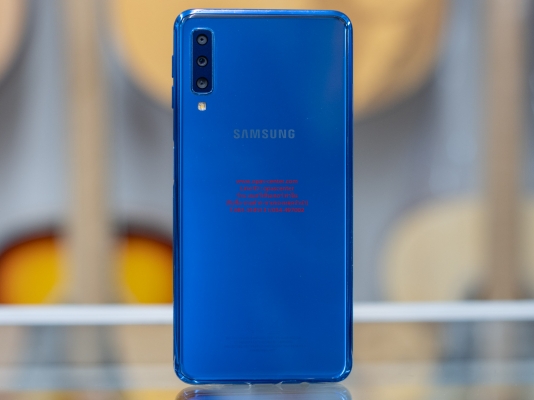 Samsung Galaxy A7 (2018) RAM 4 ROM 64 สีน้าเงิน สภาพใหม่ Samsung Galaxy A7 (2018) RAM 4 ROM 64 สีน้าเงิน สภาพใหม่