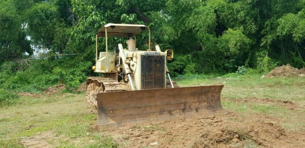 ขายรถแทรกเตอร์ตีนตะขาบ cat d5 b เอกสารเล่มทะเบียนเครื่องสิบแซ่บ