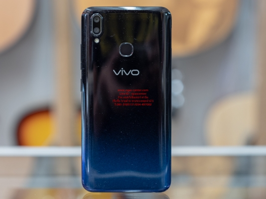VIVO Y91c สีดำน้ำเงิน สภาพดี ใส่ได้ทุกซิม พร้อมใช้งาน