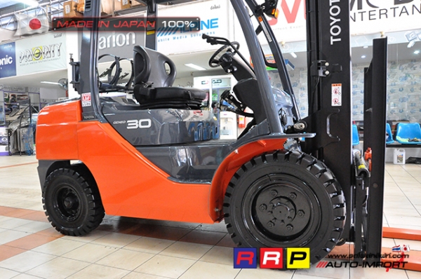 ขายรถโฟล์คลิฟท์มือสอง TOYOTA รุ่น 8FGJ30-30674 นำเข้าจากประเทศญี่ปุ่น 100\% ไม่เคยใช้งานในไทย