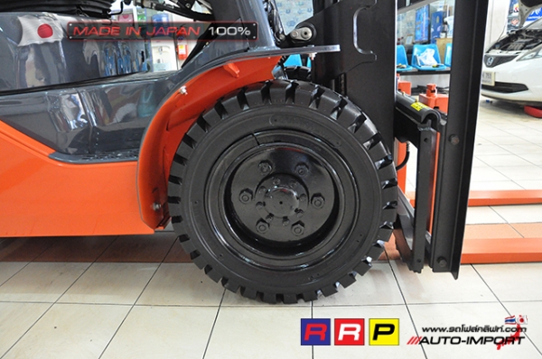 ขายรถโฟล์คลิฟท์มือสอง TOYOTA รุ่น 8FGJ30-30674 นำเข้าจากประเทศญี่ปุ่น 100\% ไม่เคยใช้งานในไทย