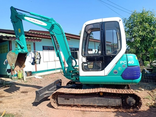 ขาย KOMATSU PC40-7. เก่านอกแท้  สภาพสวย เครื่องปั๊มแห้ง..พร้อมใช้  โทร  089-3818694  จ๊อย..