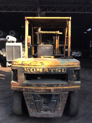 KOMATSU FD35T-4 ขนาดยก 3.5 ตัน เครื่องดีเซล (ราคาต่อรองได้)