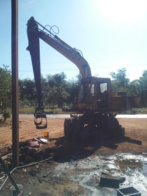 ขาย Pw100 พร้อมติดคีบไม้หมุนรอบ สนใจ0623626806