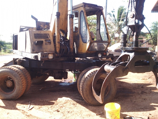 ขาย Pw100 พร้อมติดคีบไม้หมุนรอบ สนใจ0623626806