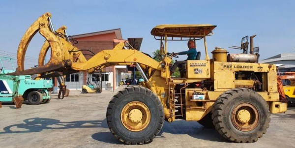 ขายด่วนราคาพิเศษ215,000บาทรถตักเอวอ่อนขนาดใหญ่เทียบเท่าWA320เพื่งนำเข้ามาใหม่จากญี่ปุ่นยังไม่เคยใช้งานในประเทศไทยเลย