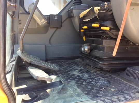 ขายรถแบคโฮVOLVO EC210Bไฟฟ้าครบแอร์เย็นปี2012ทำงาน 14xxxชม.