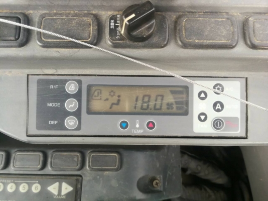 รถขุดรุ่นยอดนิยม KOBELCO SK135SR-2 YY-05 นำเข้าจากญี่ปุ่นโดยตรง โทร.090-986-2521 อ๊อบ