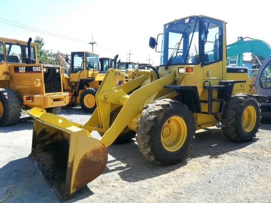 ขาย รถตัก KOMATSU WA100-3 นำเข้าจากญี่ปุ่น ระบบดี สีเดิมทั้งคัน ขายถูก โทร.090-986-2521 อ๊อบ