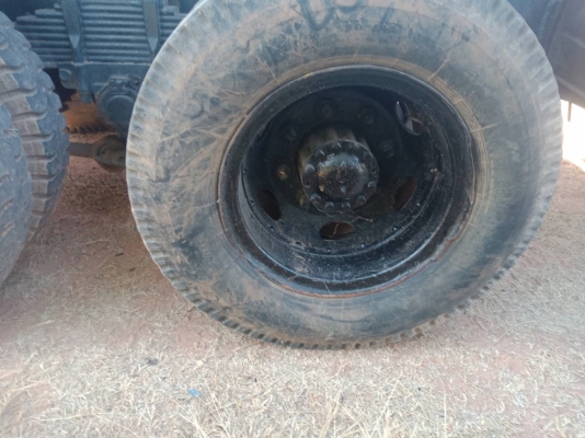 ขายรถสิบล้อดั้มช่วงล่างจ้มโบ้200เครื่องฮีโน้EH200เครื่อง175เเรงชโลกลาง