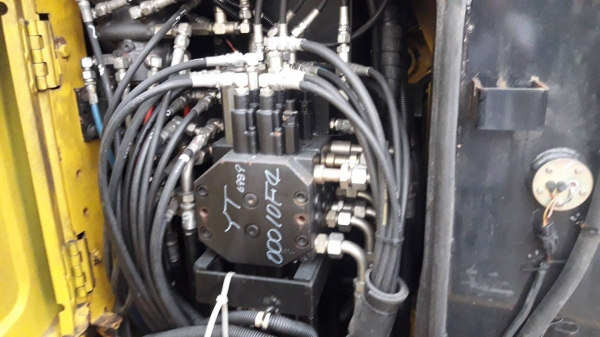 ขายรถขุดKOBELCO SK70SRD เครื่องยนต์ ISUZU-4JG1 จำนวน 4 สูบ , คอนโทรลน้ำมัน ,ปั๊มนิ้ว , แทรคเหล็ก สินค้าเก่านอก ยังไม่เคยใช้งานในไทย ขายตามสภาพ ขายรถขุดKOBELCO SK70SRD เครื่องยนต์ ISUZU-4JG1 จำนวน 4 สูบ , คอนโทรลน้ำมัน ,ปั๊มนิ้ว , แทรคเหล็ก สินค้าเก่านอก ยังไม่เคยใช้งานในไทย ขายตามสภาพ