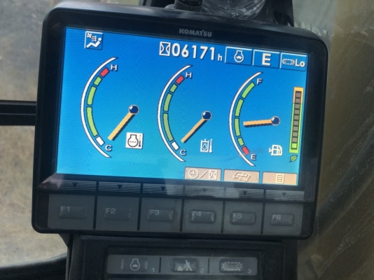 ขาย komatsu pc70-8 มีใบมีด มีไลนหัวกระแทก รถใช้งาน 6,xxx ช.ม.