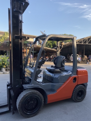 ขายด่วนรถยก3.0ตัน เสายกสูง6เมตร