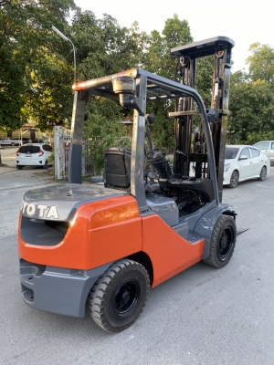 ขายด่วนรถยก3.0ตัน เสายกสูง6เมตร