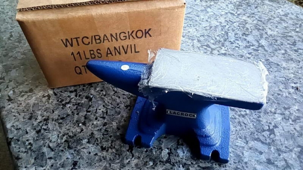 ทั่งตีเหล็ก LACROC 11 ปอนด์ มี 6 ตัว ขนาดกำลังน่ารัก ราคาประหยัด