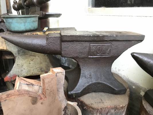 ทั่งตีเหล็ก 100 Kg.