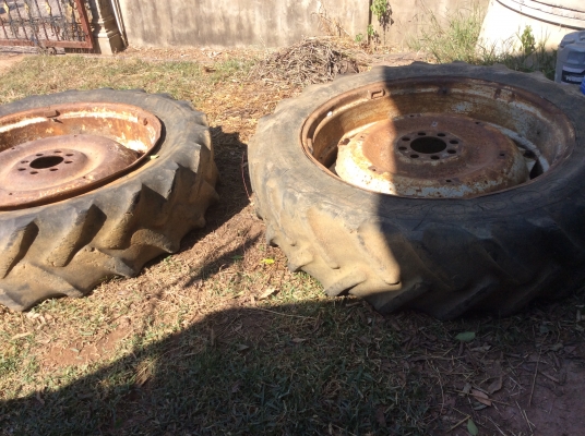 ขายล้อรถไถ13.6-38 ขายล้อรถไถ13.6-38