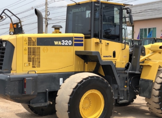 ขายรถตักล้อยาง KOMATSU WA320-6 รถนอกนำเข้าเองจากญี่ปุ่น สภาพสวยพร้อมใช้ มีVDOการทำงานครับ