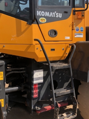 ขายรถตักล้อยาง KOMATSU WA320-7 ปี 2014 รถนอกนำเข้าเองจากญี่ปุ่น สภาพสวยพร้อมใช้ มีVDOการทำงานครับ