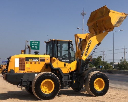 ขายรถตักล้อยาง KOMATSU WA320-7 ปี 2014 รถนอกนำเข้าเองจากญี่ปุ่น สภาพสวยพร้อมใช้ มีVDOการทำงานครับ