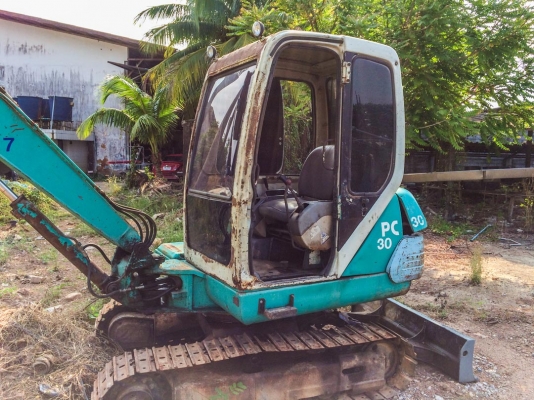 รถขุด KOMATSU รุ่น PC25 ขนาด 3 ตัน