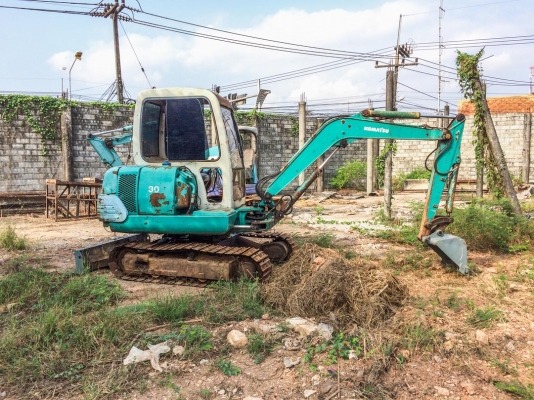 รถขุด KOMATSU รุ่น PC25 ขนาด 3 ตัน