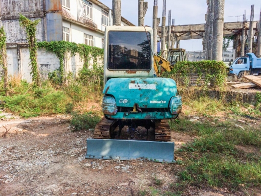 รถขุด KOMATSU รุ่น PC25 ขนาด 3 ตัน