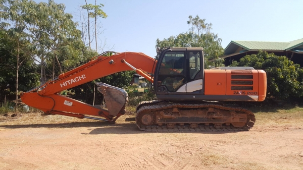 ขาย แบคโฮ HITACHI ZX200-5G รถออกห้างมือเดียวปี 57 ใช้งาน 10,000 ชม. รถเดิมสวยเต็มทุกระบบ เล่มทะเบียนครบ
