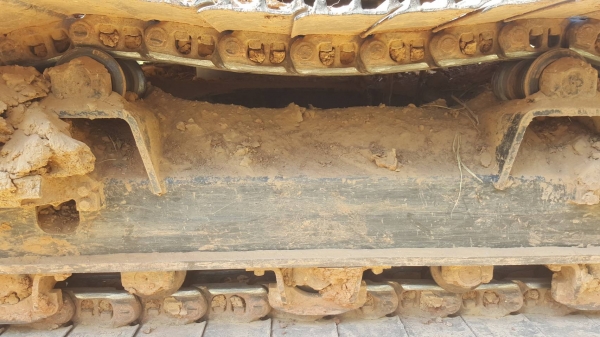 ขาย แบคโฮ HITACHI ZX200-5G รถออกห้างมือเดียวปี 57 ใช้งาน 10,000 ชม. รถเดิมสวยเต็มทุกระบบ เล่มทะเบียนครบ