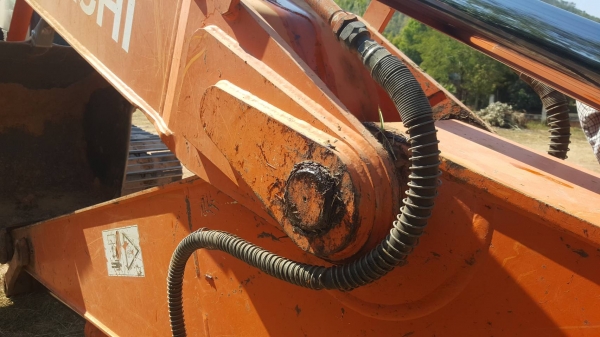 ขาย แบคโฮ HITACHI ZX200-5G รถออกห้างมือเดียวปี 57 ใช้งาน 10,000 ชม. รถเดิมสวยเต็มทุกระบบ เล่มทะเบียนครบ