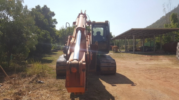 ขาย แบคโฮ HITACHI ZX200-5G รถออกห้างมือเดียวปี 57 ใช้งาน 10,000 ชม. รถเดิมสวยเต็มทุกระบบ เล่มทะเบียนครบ