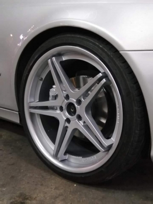 ล้อลาย ADV1 ขอบ20 พร้อมยาง 245 35 20 ปี17 ราคาไม่แพง