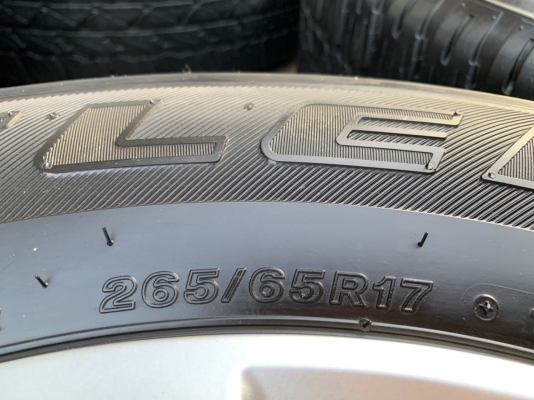 ล้อแม็ก Toyota Revo ขอบ 17 พร้อมยาง 265-65-17 Bridgestone ปลายปี 18