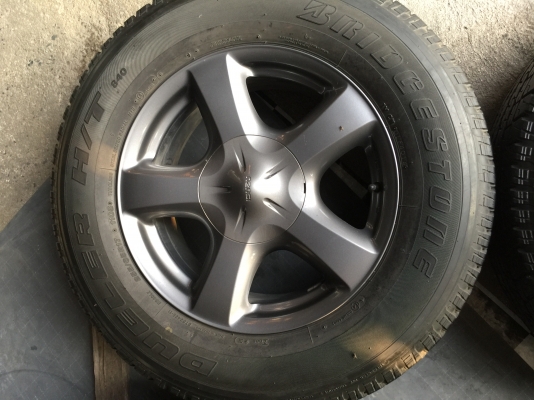แม๊กอีซูซุ ขอบ17สีรมดำเดิมๆ-บริสโตน255/65/17ปี4014 รายละเอียดตามรูป ชุด4500บาท.โทร0879050181.ส่งได้