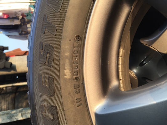 แม๊กอีซูซุ ขอบ17สีรมดำเดิมๆ-บริสโตน255/65/17ปี4014 รายละเอียดตามรูป ชุด4500บาท.โทร0879050181.ส่งได้