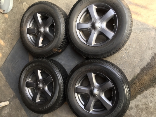 แม๊กอีซูซุ ขอบ17สีรมดำเดิมๆ-บริสโตน255/65/17ปี4014 รายละเอียดตามรูป ชุด4500บาท.โทร0879050181.ส่งได้