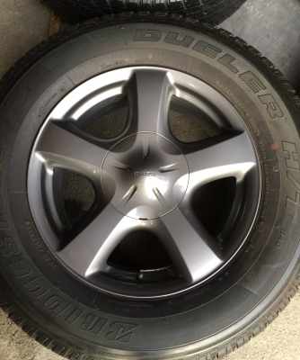 แม๊กอีซูซุ ขอบ17สีรมดำเดิมๆ-บริสโตน255/65/17ปี4014 รายละเอียดตามรูป ชุด4500บาท.โทร0879050181.ส่งได้
