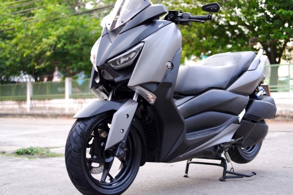 x max 300 2018 สีเทา วิ่ง4000โล โช้คหลังโอลิน รถบ้าน เครื่องเดิม ชุดสีสวย มีเล่มชุดโอนครบ พร้อมใช้งา