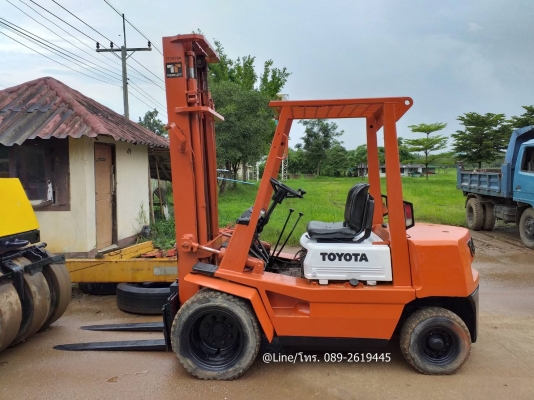 ขายรถยกโฟล์คลิฟท์Toyota - 4FD25 ขนาด 2.5 ตัน เสาสูง 4 เมตร เกียร์ธรรมดา เครื่องยนต์โตโยต้า2L เชื้อเพ