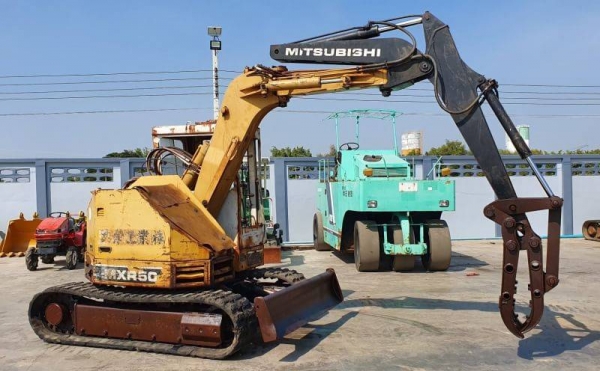 ขายด่วน195,000บาทรถแบคโฮมิสซูฮานิคMS50หนัก5ตันติดตัวหนีบมาพร้อมบุ้งกี้2ใบรถแบคโฮมิสซูฮานิคเครื่อง4สูบดีปั่มแรงรถนอกเพิ่งนำเข้ามาใหม่ยังไม่เคยใช้งานในเมืองไทยเลย