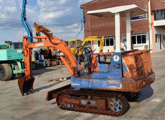 ขายด่วน165,000บาทรถแบคโฮKUBOTAคูโบต้าKH26เทียบเท่าPC30เครื่องคูโบต้า3สูบปั่มแรงรถนอกเพิ่งนำเข้ามาใหม่ยังไม่เคยใช้งานในเมืองไทยเลย